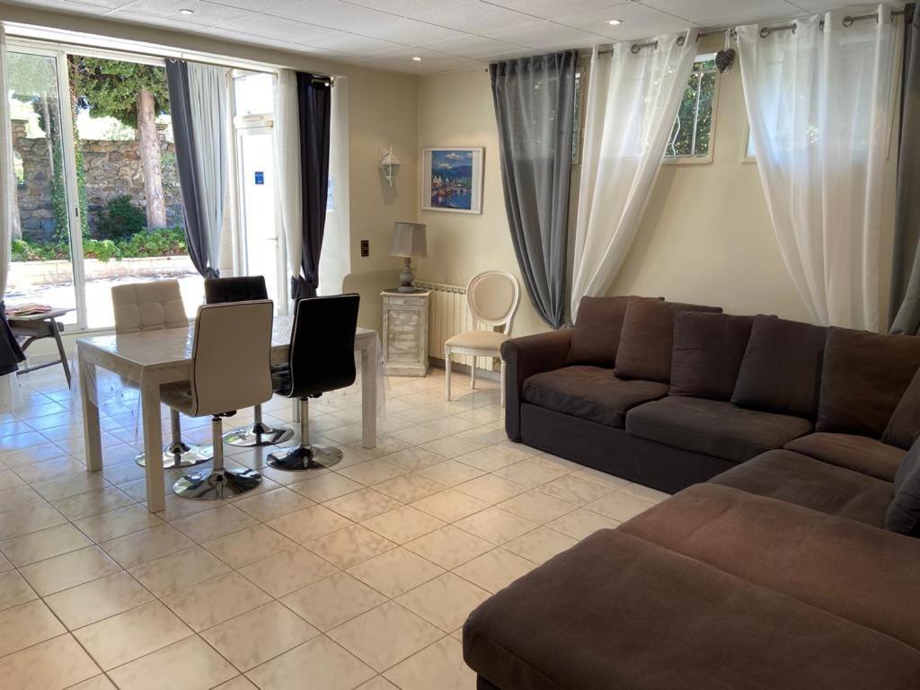 Gite Comme A La Maison Hyeres Exterior photo