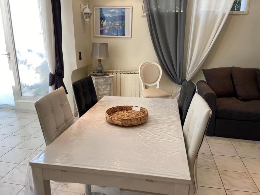 Gite Comme A La Maison Hyeres Exterior photo